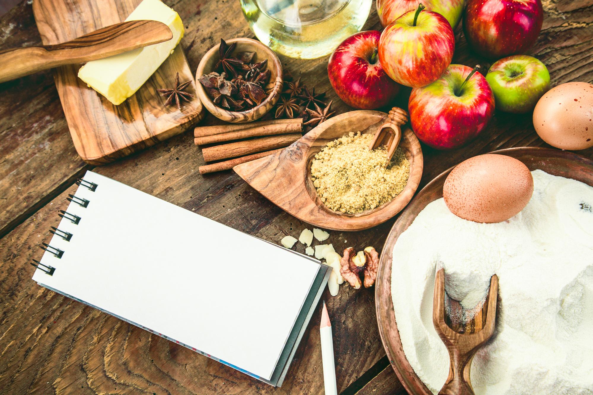 Piccola bottega di cucina, prodotti sul tavolo